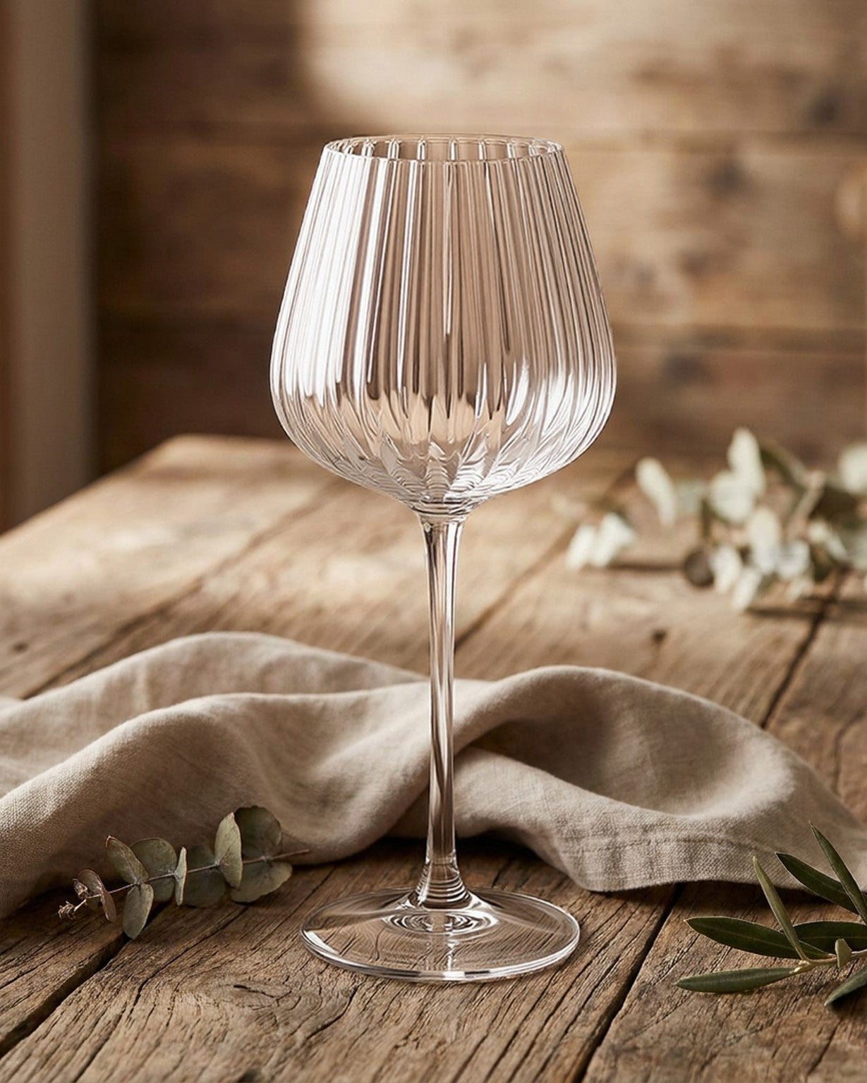 Elegant Ribbed Wine Glass